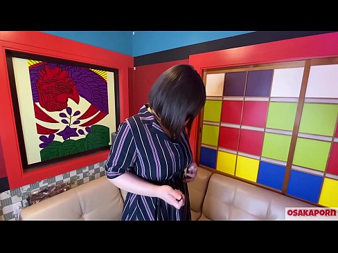 ❤️ Puttana giapponese con grandi tette si masturba con sex toys e ha un orgasmo. Parla in un'intervista della sua esperienza di scopata. Tette enormi e figa pelosa che geme forte. Osakaporn ☑ Video di sessoal it.xxx050890.ru ❌️